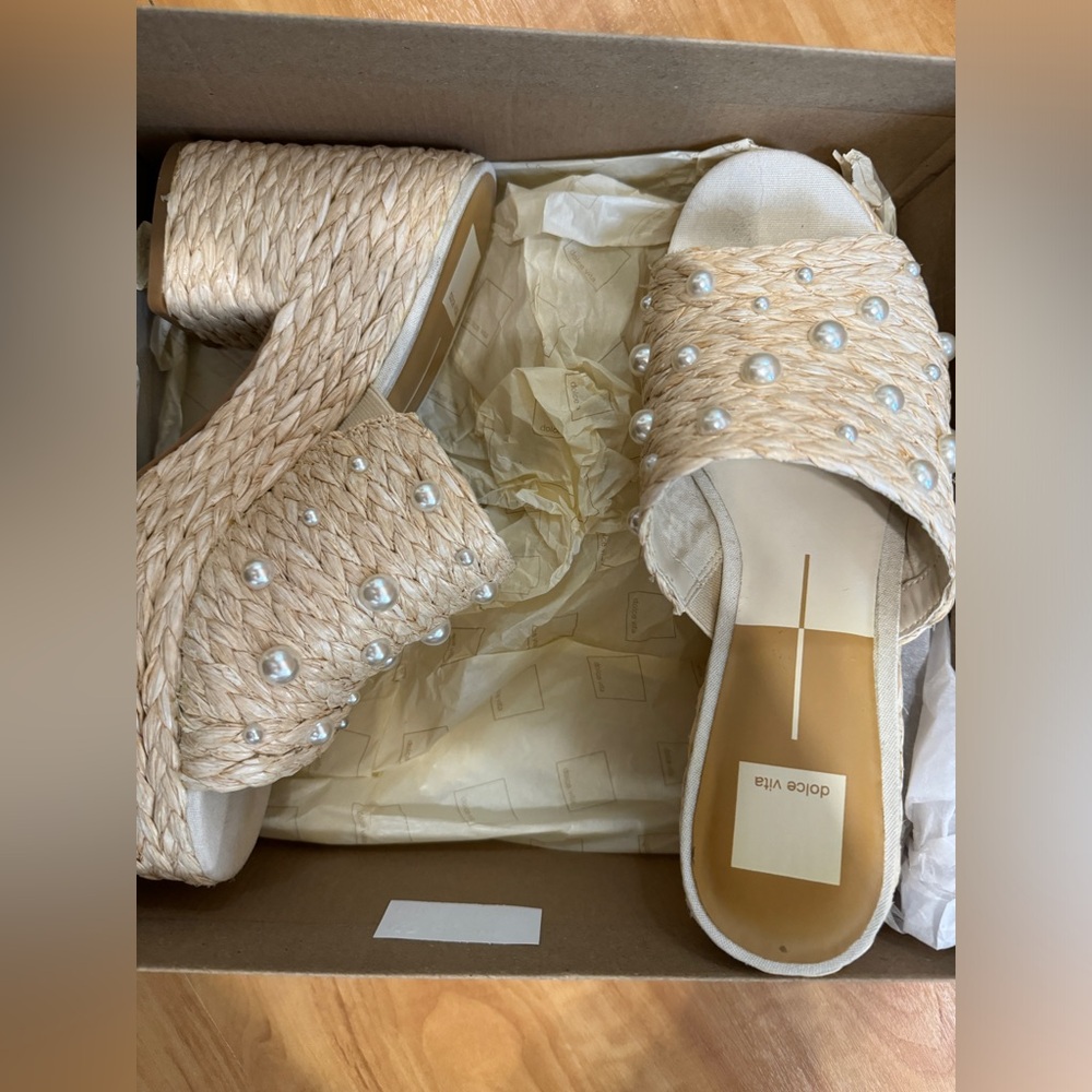 Dolce Vita - Elora pearl wedge size 10